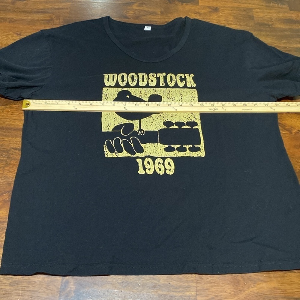 Woodstock 1969 women’s size large tshirt - Picture 7 of 8